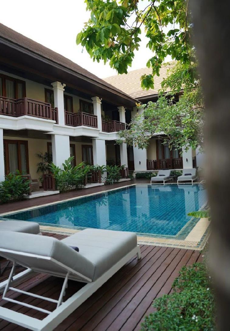 Athena Hotel Pakxé Zewnętrze zdjęcie